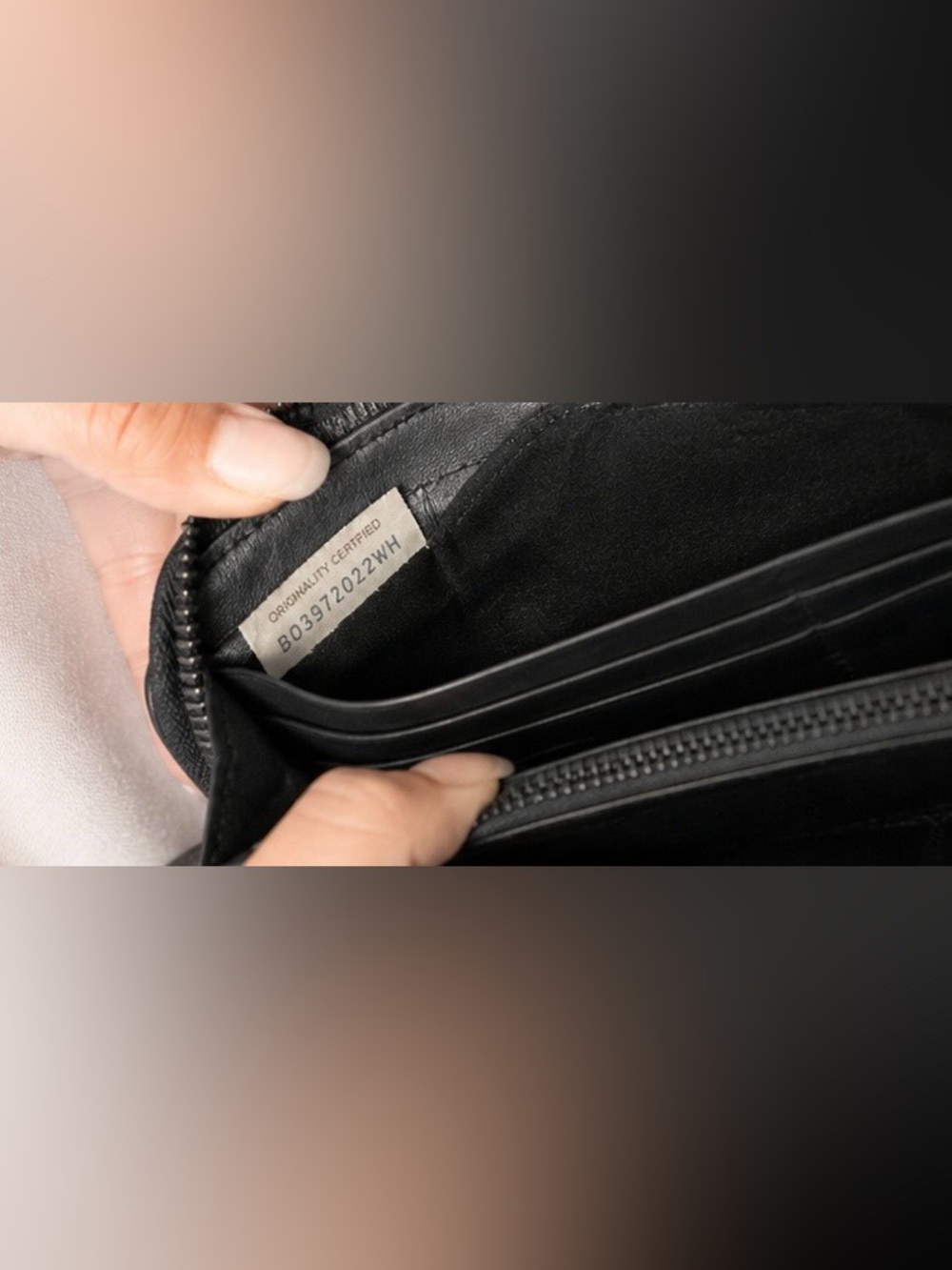 Bottega Veneta Black Intrecciato Zip Wallet Travel EUC - Picture 2 of 7